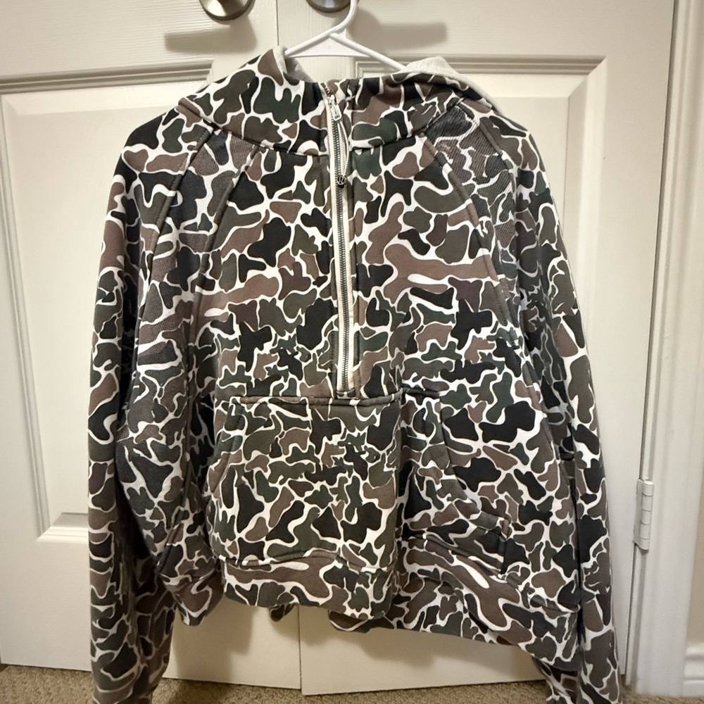 Lululemon Crop Scuba